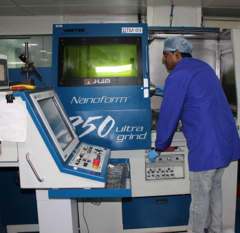 Diamond-Turning-Machines